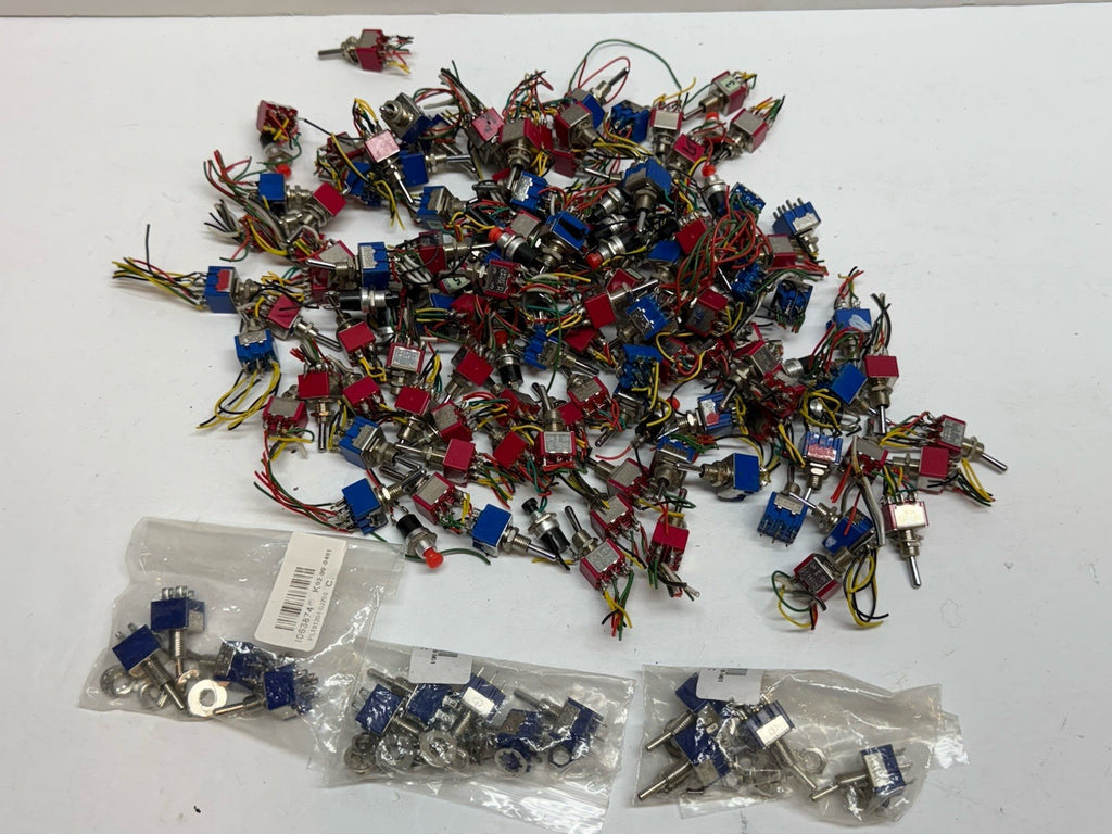 Ho Scale Lot Of 150 Circuitron TOGGLE SWITCHES SDP on-off-on Pushbutton Control