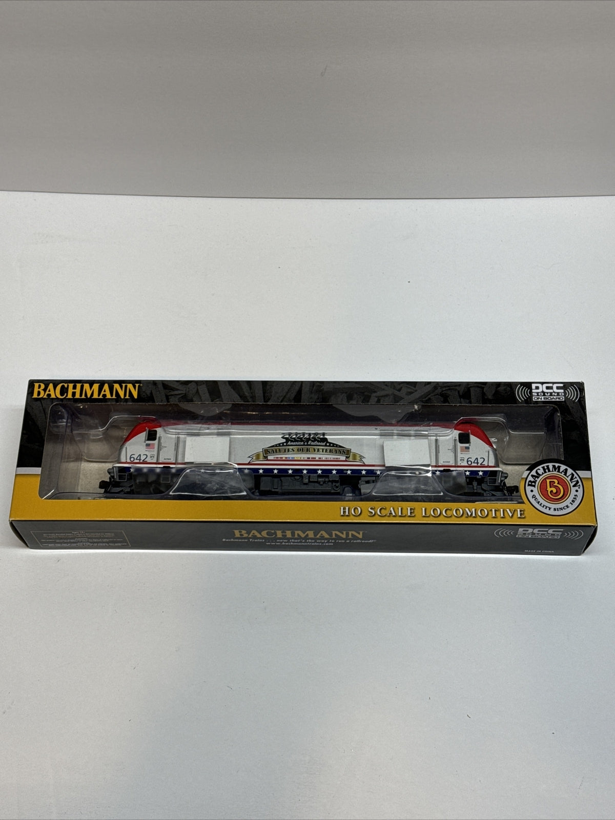 CUSTOM Ho Scale Bachmann 67403 Siemens Amtrak ACS-64 #642 Veterans Unit NEW
