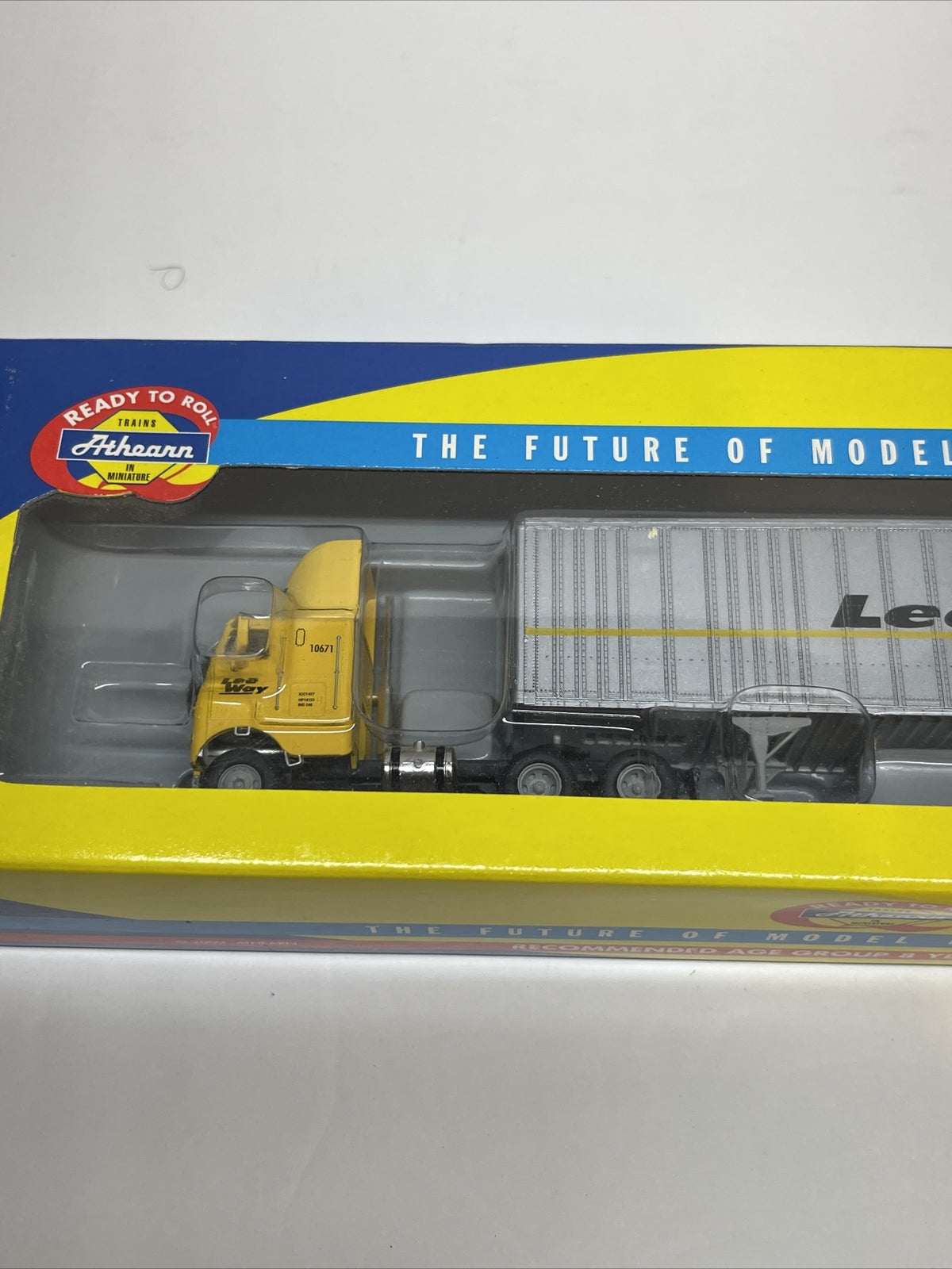 HO Scale 1/87 ATHEARN 91084 FREIGHTLINER & 48' WEDGE TRAILER LEE WAY FREIGHTLINE