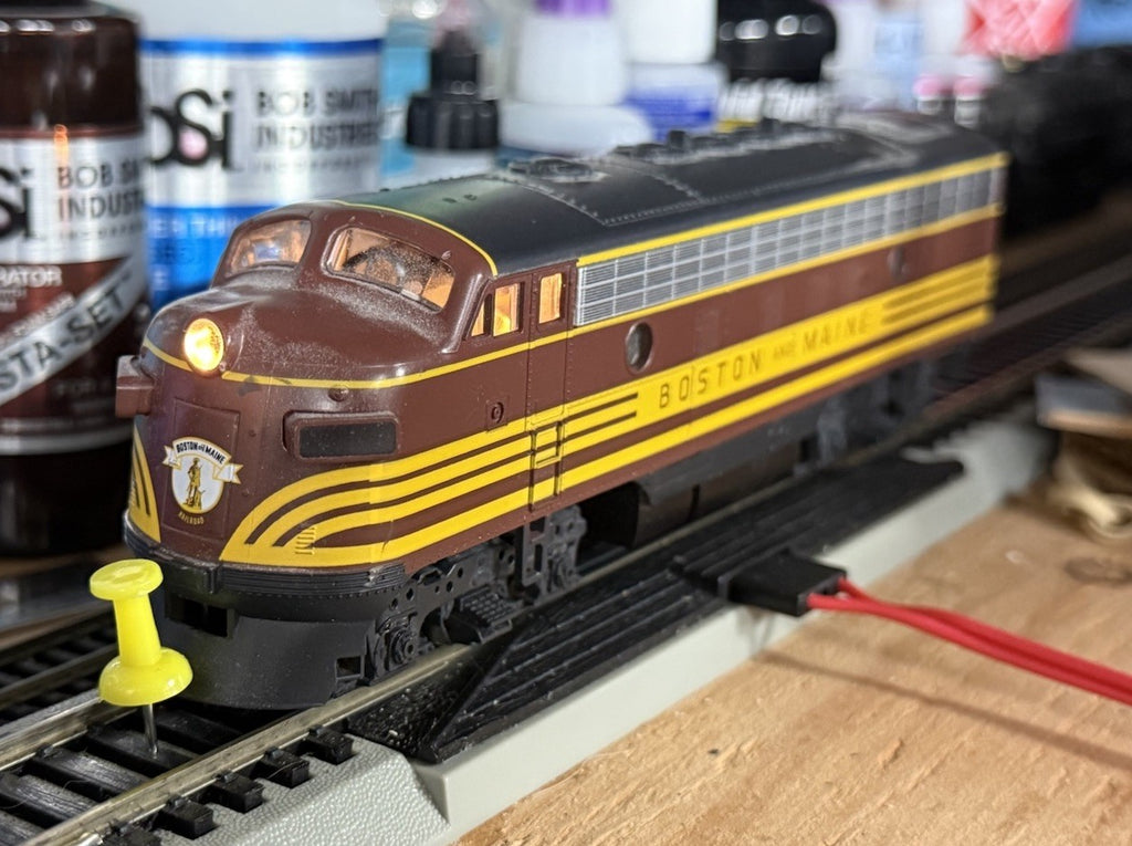 Ho Scale STEWART / KATO Boston & Maine F7A & F7B Powered Diesel Locos B&M MEC