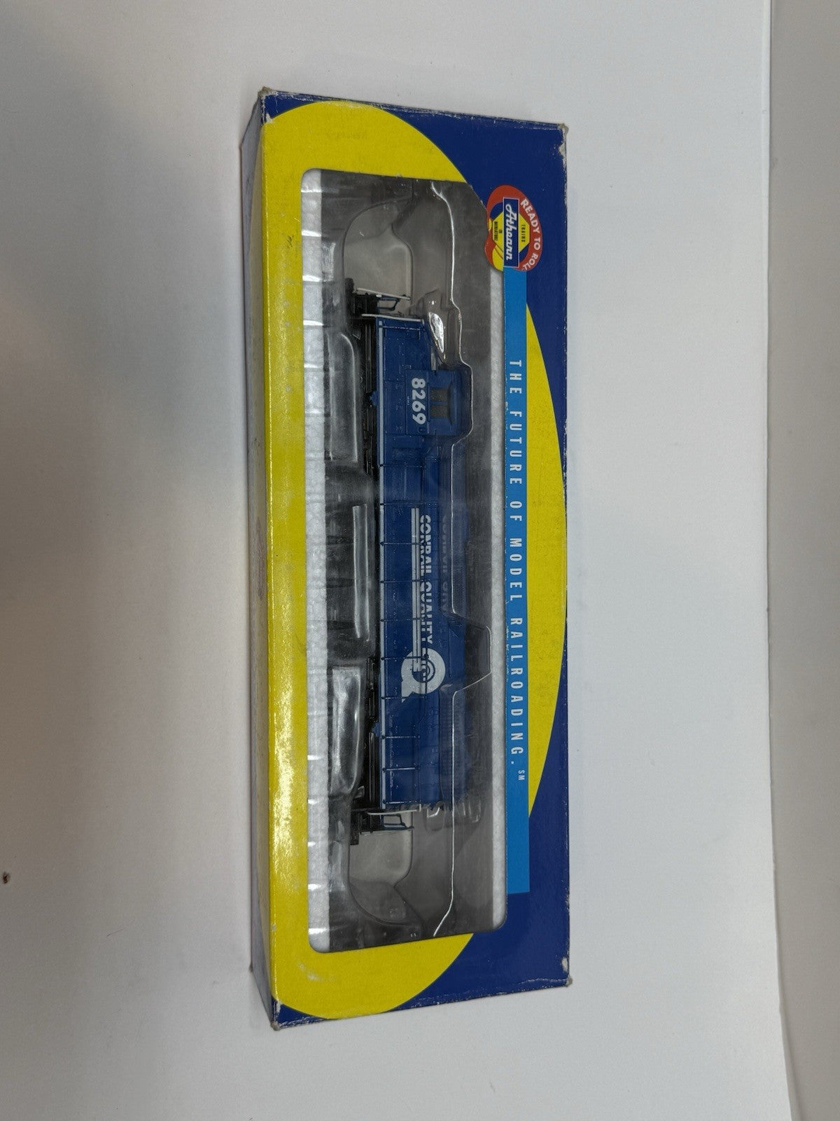 HO SCALE ATHEARN EMD GP38-2 CONRAIL QUALITY #8269 CR Loco CUSTOM PAINT/DETAIL