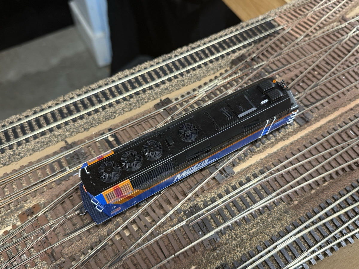 Ho KATO 376575 EMD F40PH Chicago Metra New Paint #149 w/ Details & DCC Added