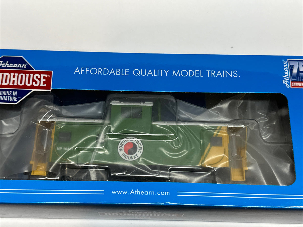 Ho Scale Athearn RND1361 Wide Vision Caboose Northern Pacific #10417 RTR NEW