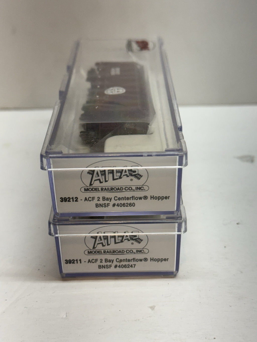 Lot Of 2 N Scale Atlas BNSF ACF 2 Bay Centerflow Hoppers Brown Grain Freight Car