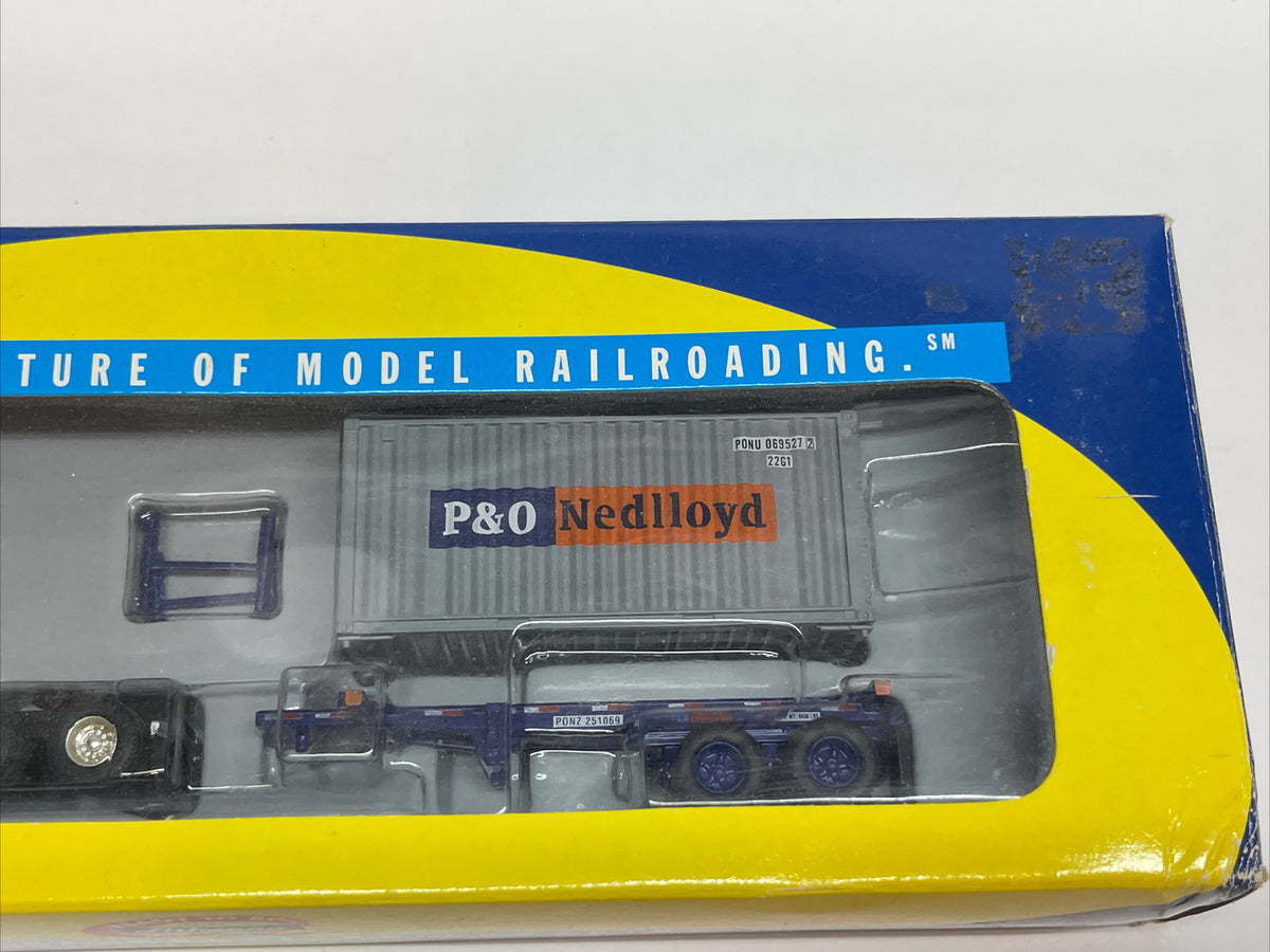 HO Athearn P&O Nedlloyd 20' Container W/Chassis & Freightliner Tractor #1 92131