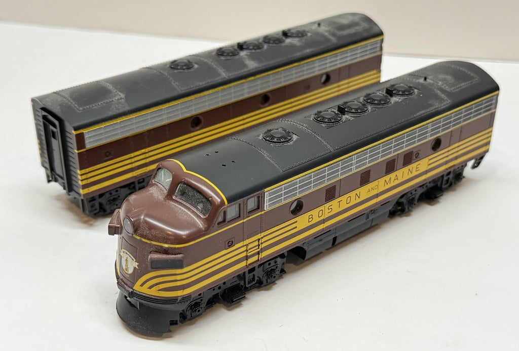 Ho Scale STEWART / KATO Boston & Maine F7A & F7B Powered Diesel Locos B&M MEC