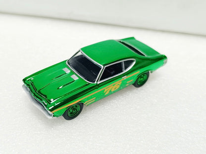 1:64 1968 Chevy Chevelle #76 Race Car New England Dukes Exclusive Greenlight